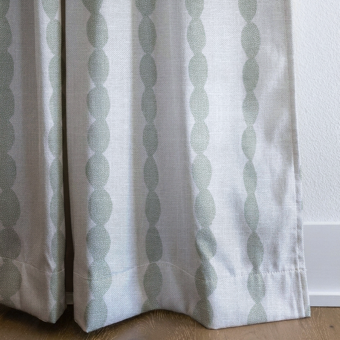 LP104013 corner closeup cropped