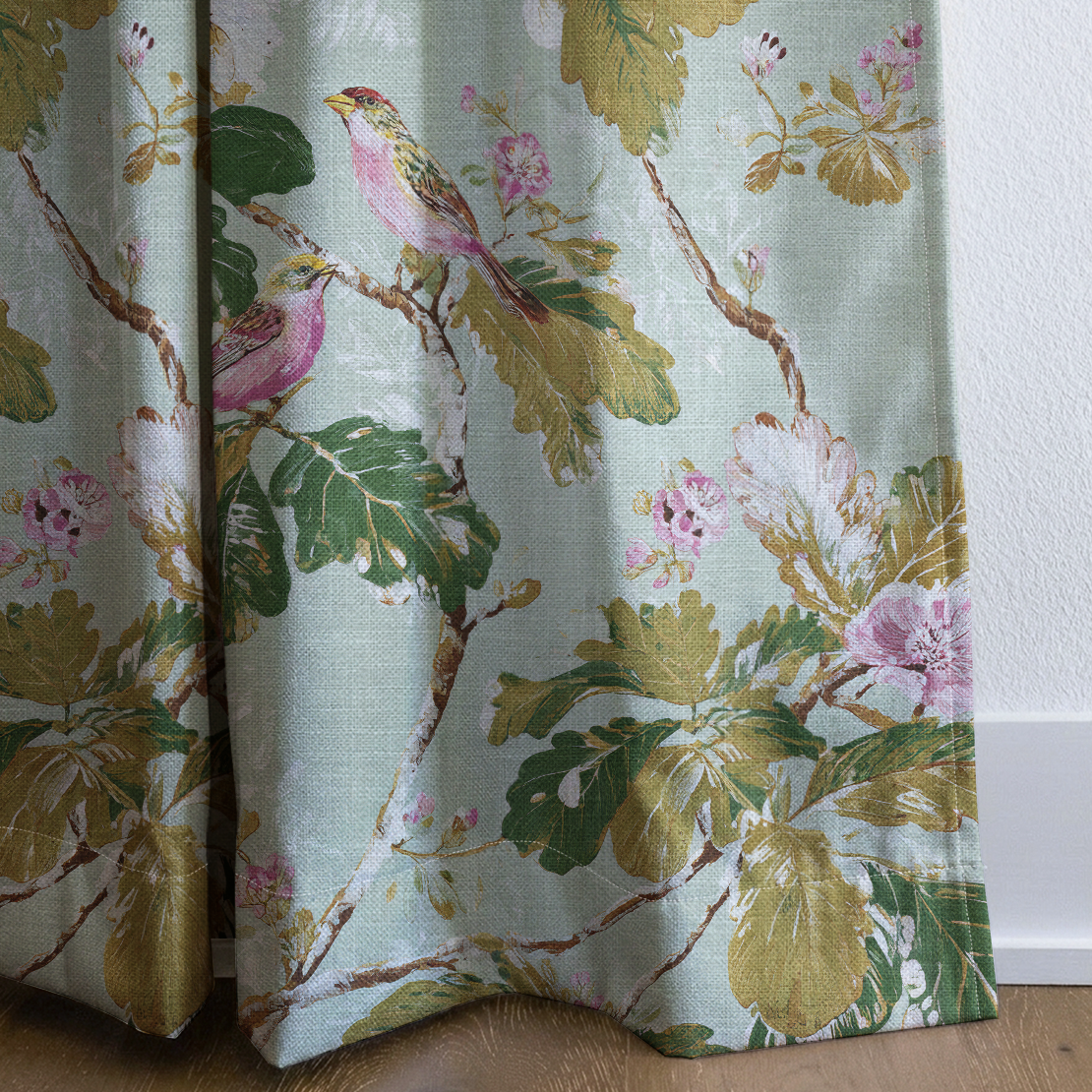Maine - Drapery — corner closeup