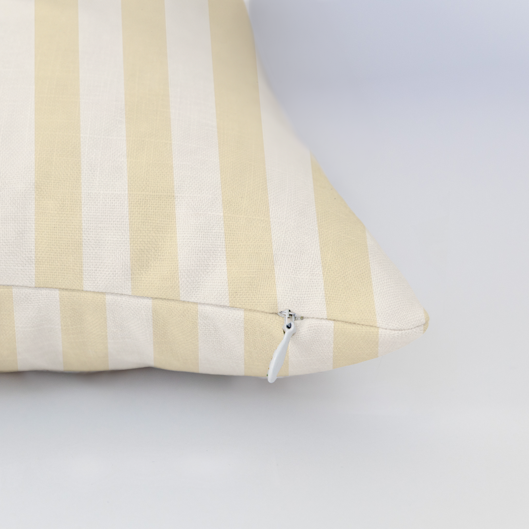 LP240348 LP240348_edge_zipper_light.png