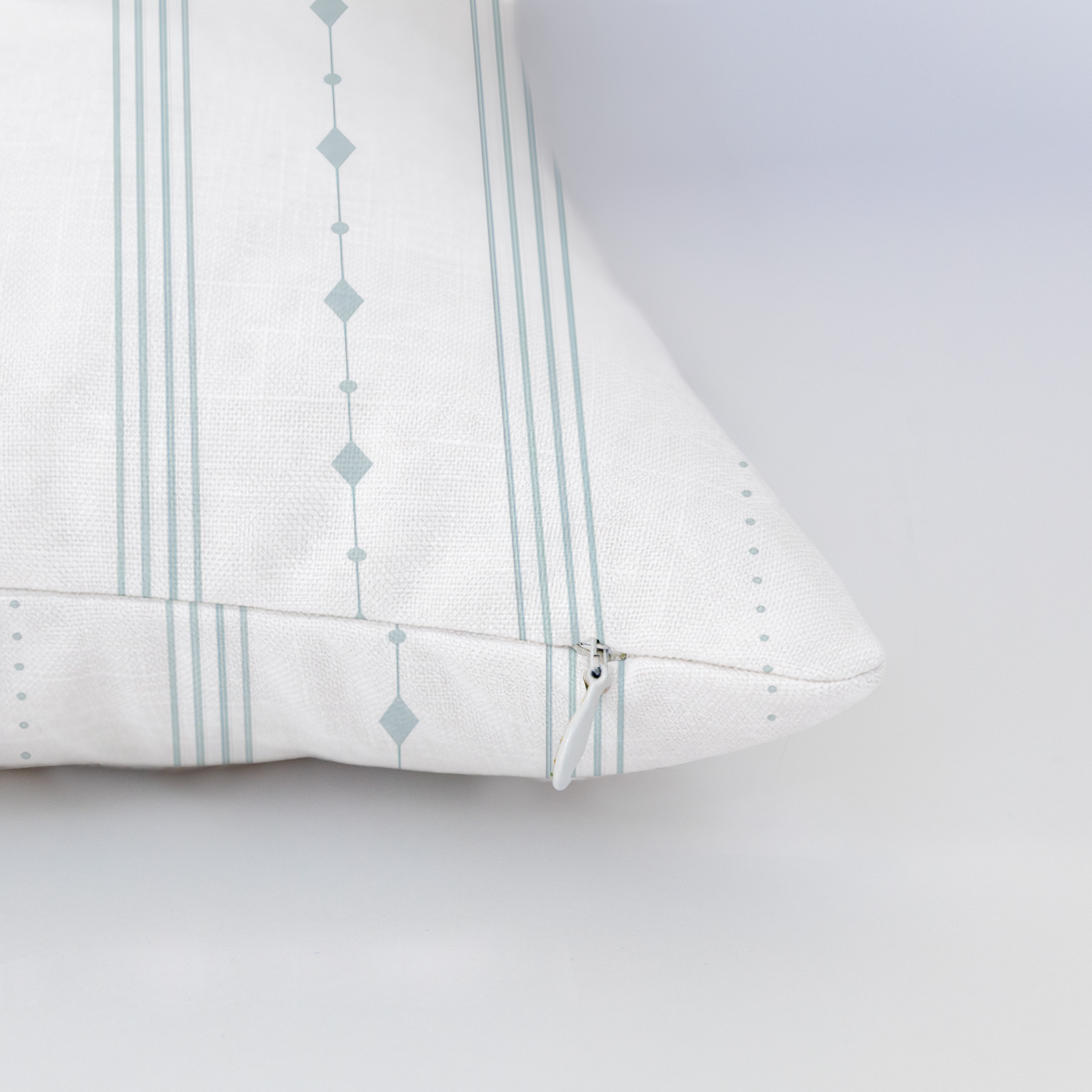 LP250493 LP250493_edge_zipper_light.png