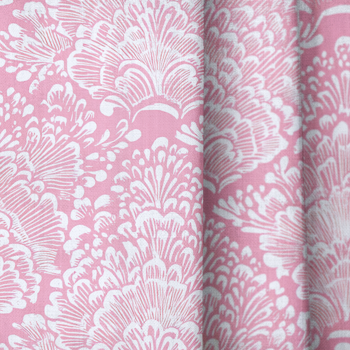 Este - Drapery — close up