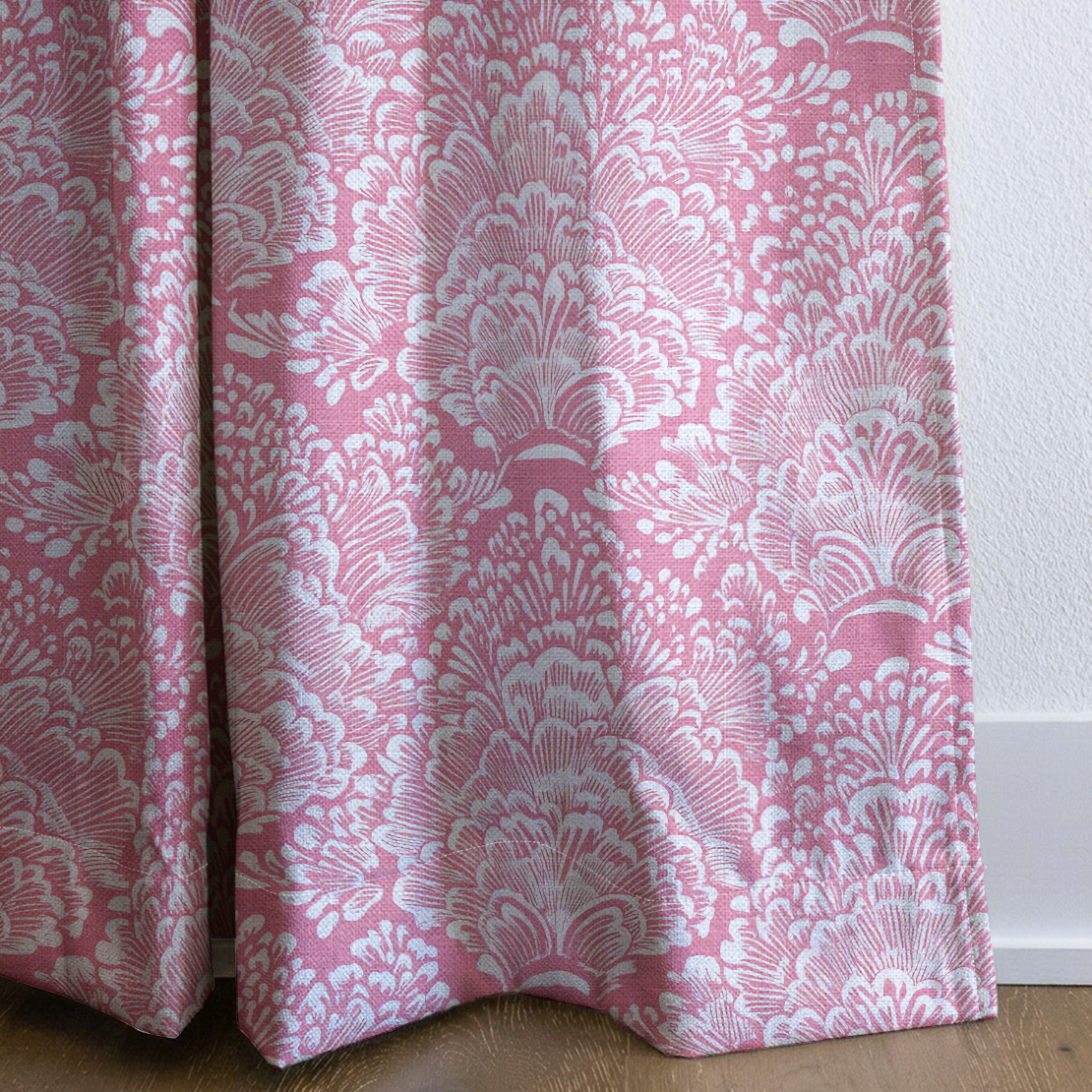Este - Drapery — corner closeup
