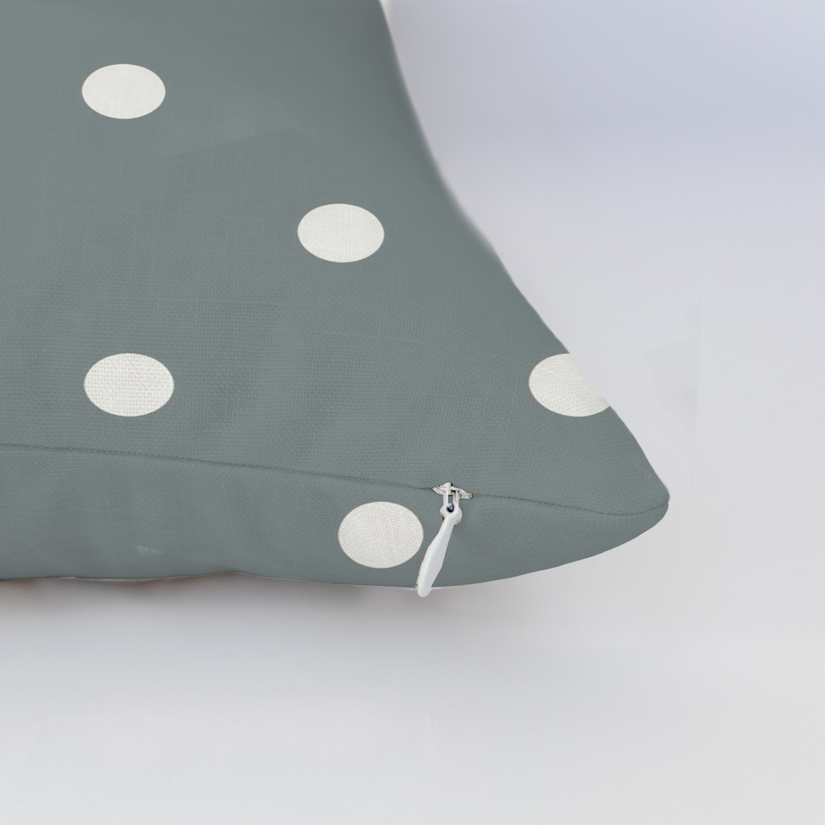 LP316019 LP316019_edge_zipper_light.png