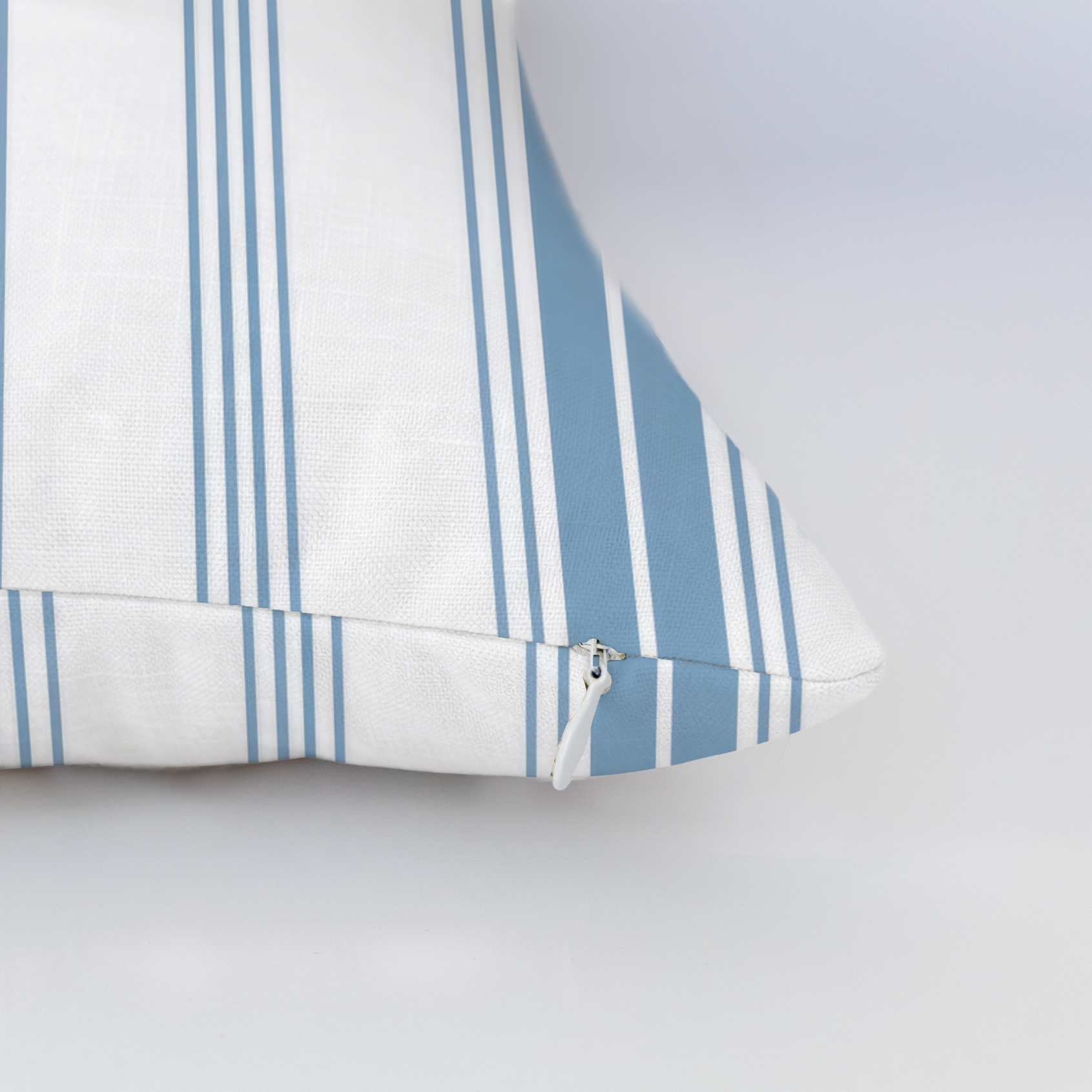LP317083 LP317083_edge_zipper_light.png