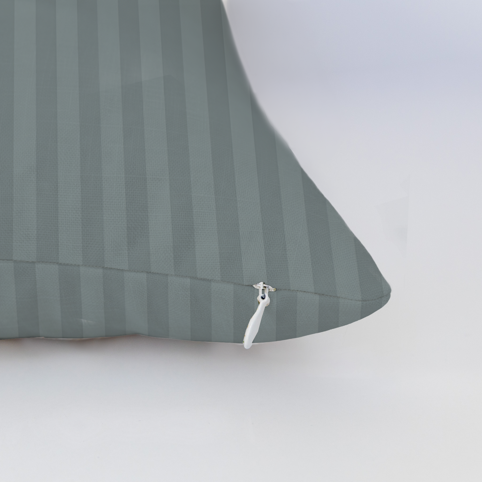 LP338687 LP338687_edge_zipper_light.png
