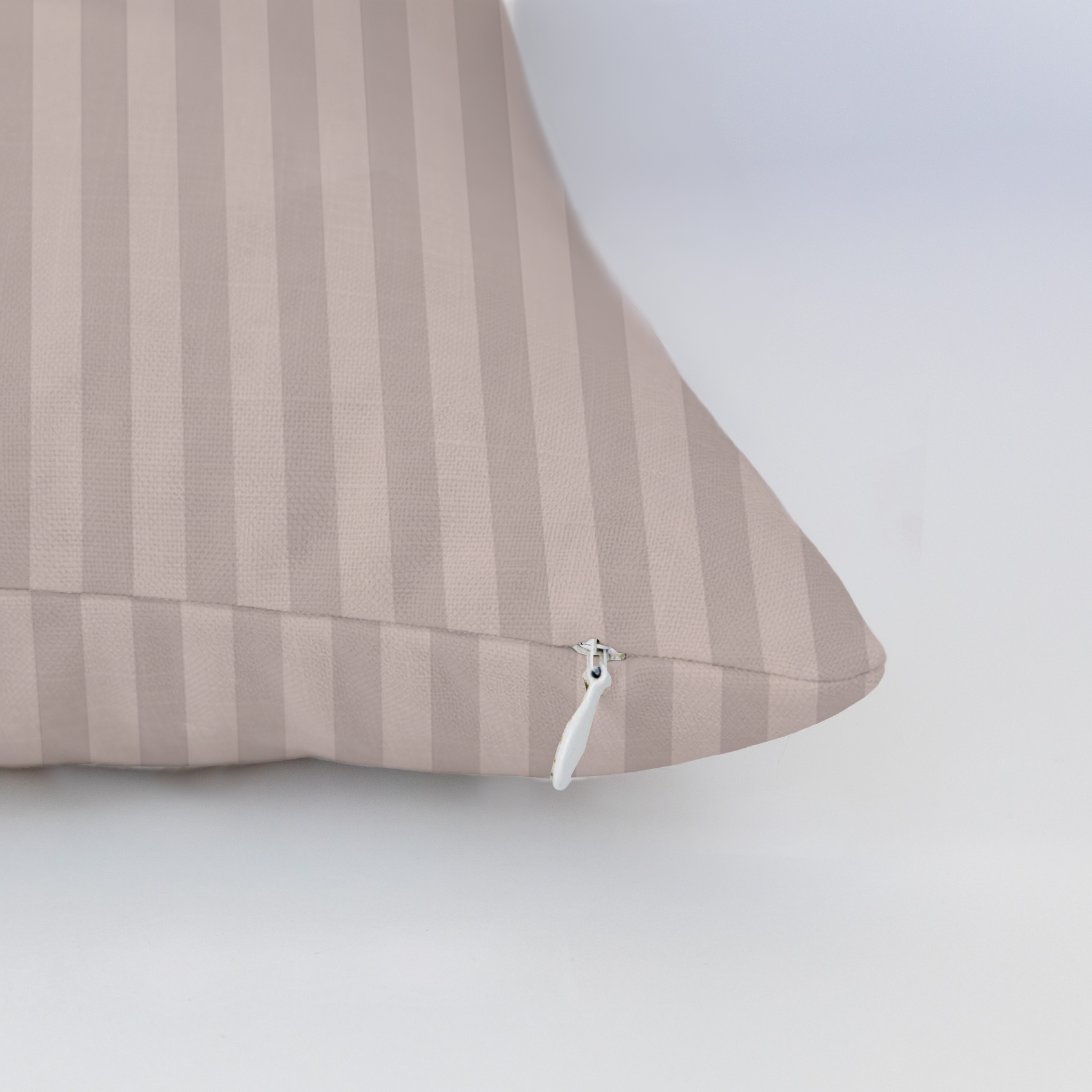LP342944 LP342944_edge_zipper_light.png