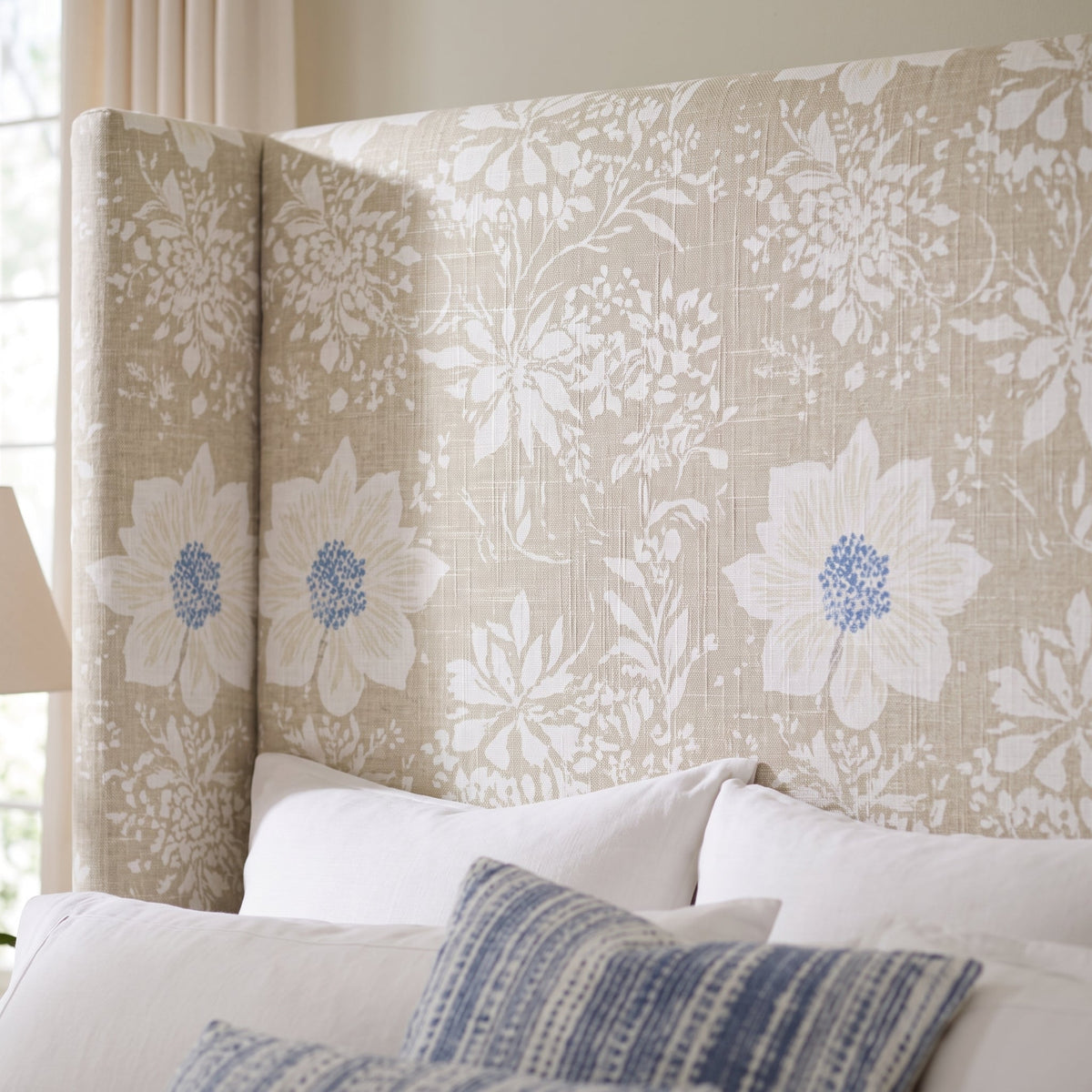 The Selene Bed in Jesse