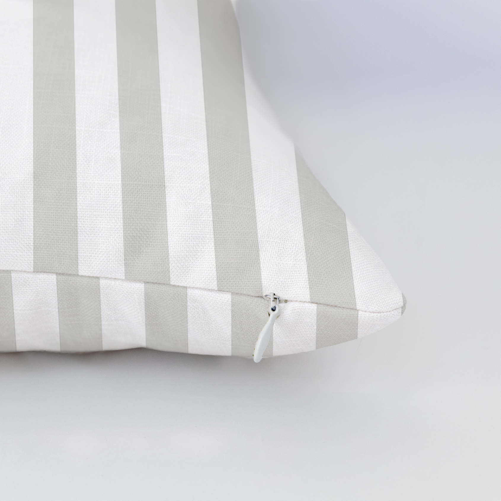 LP385052 LP385052_edge_zipper_light.png