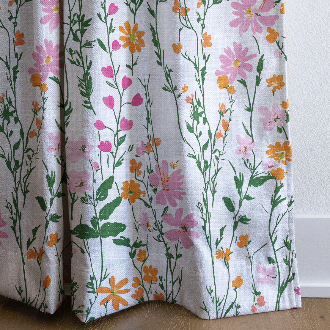 Ivy - Drapery — corner closeup