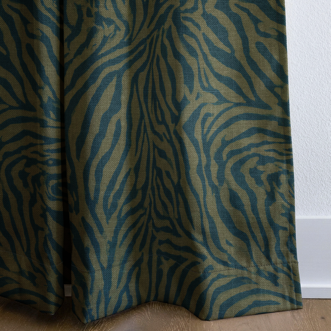LP396213 corner closeup cropped