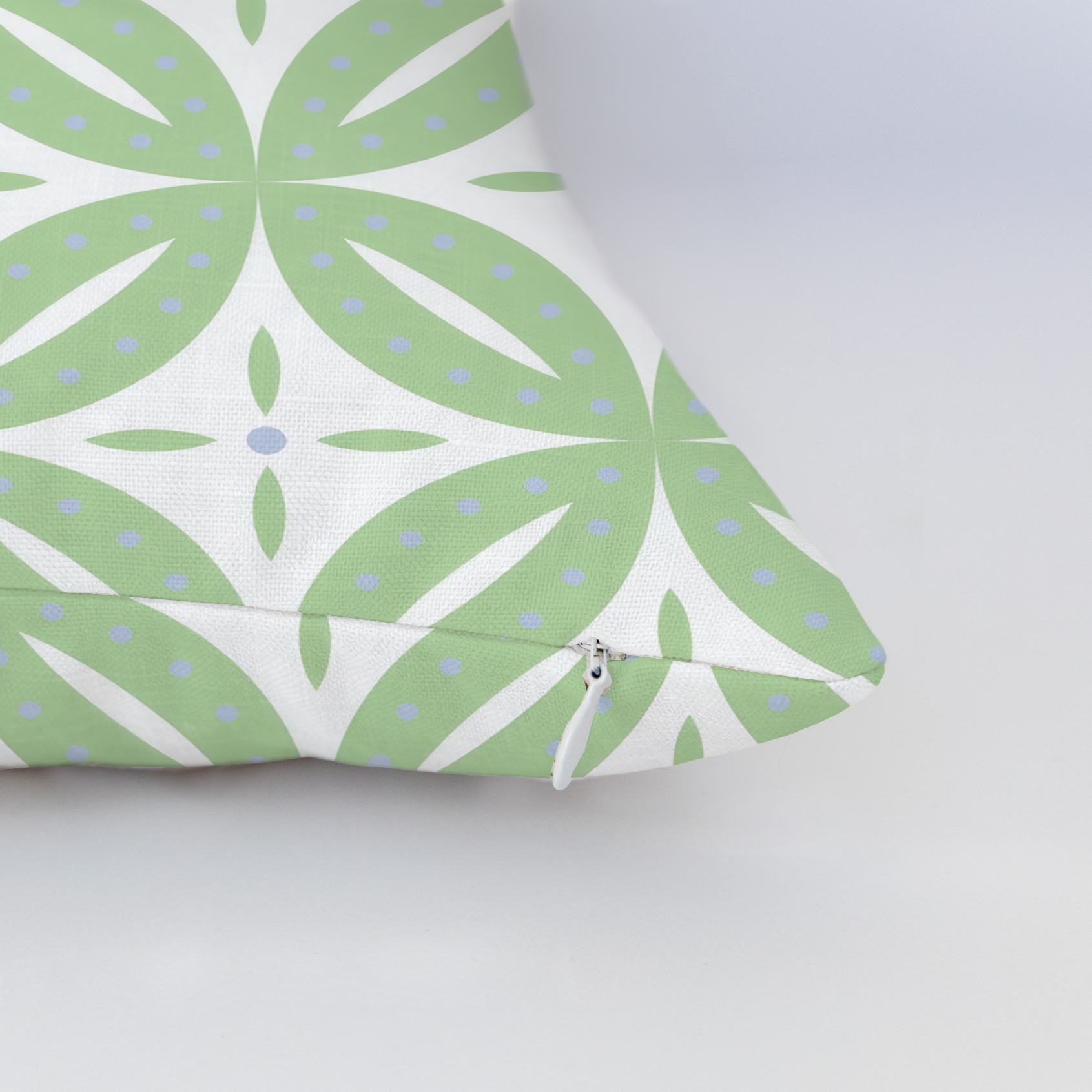 LP429697 LP429697_edge_zipper_light.png