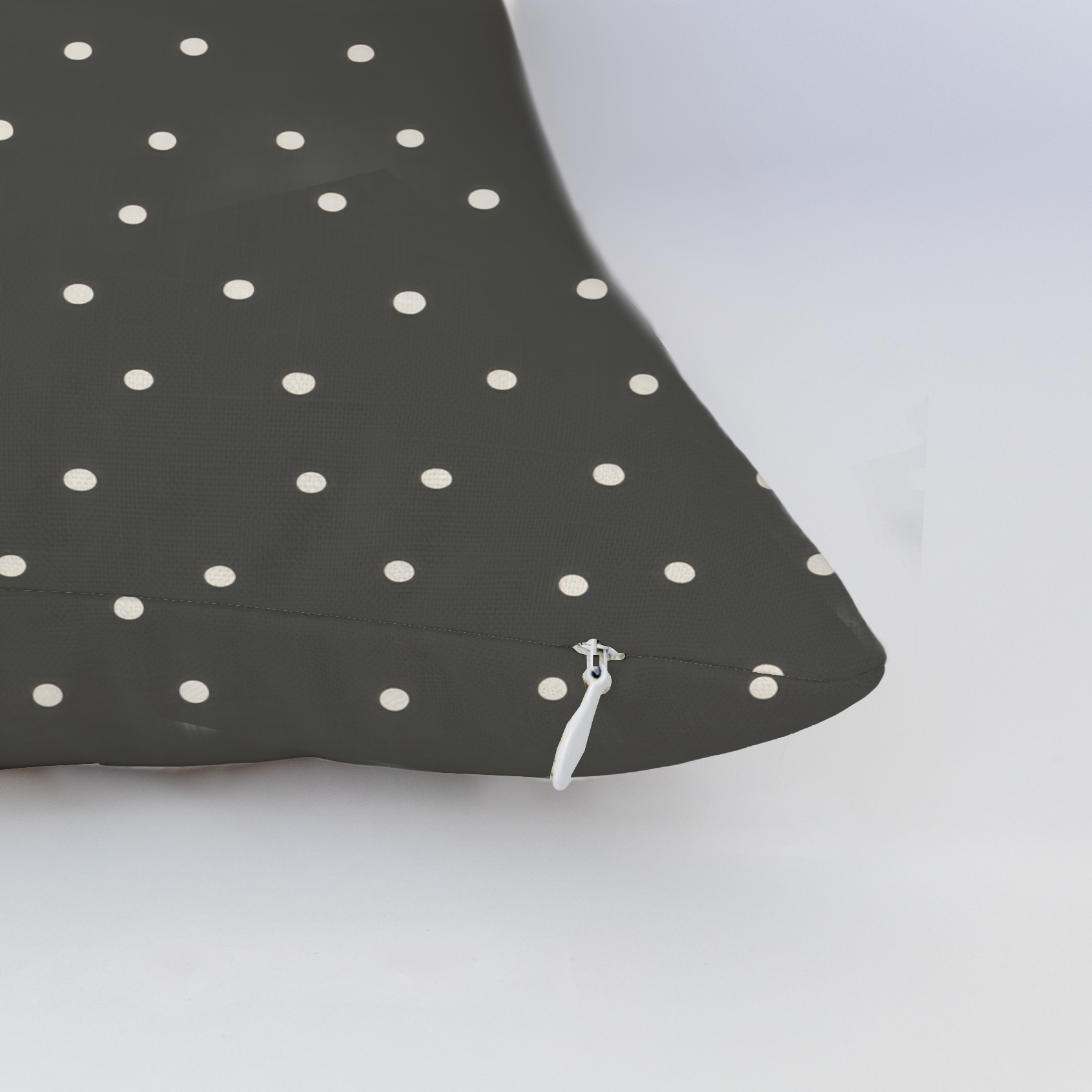 LP448867 LP448867_edge_zipper_light.png