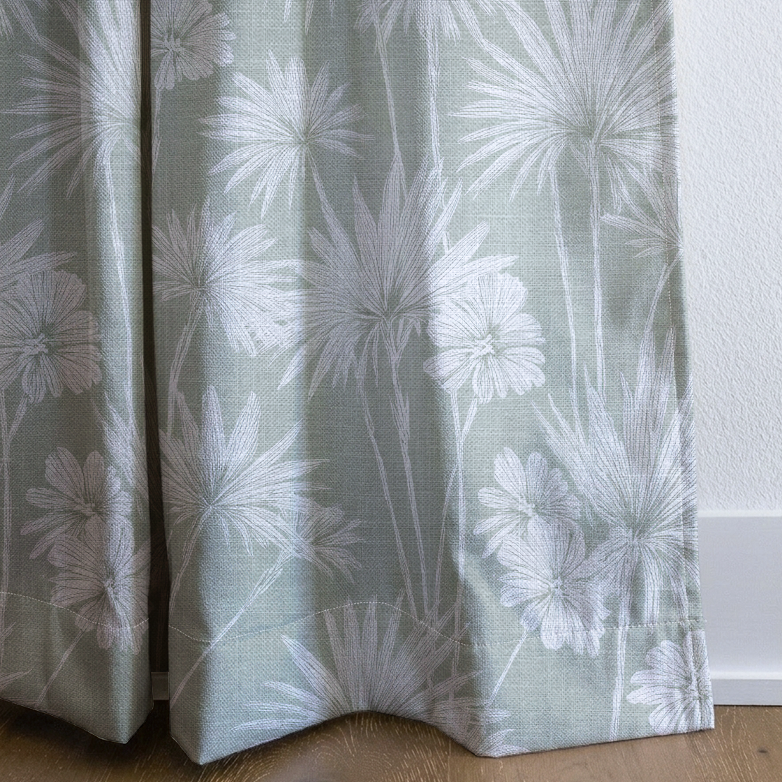 Drawn Palm - Drapery — corner closeup