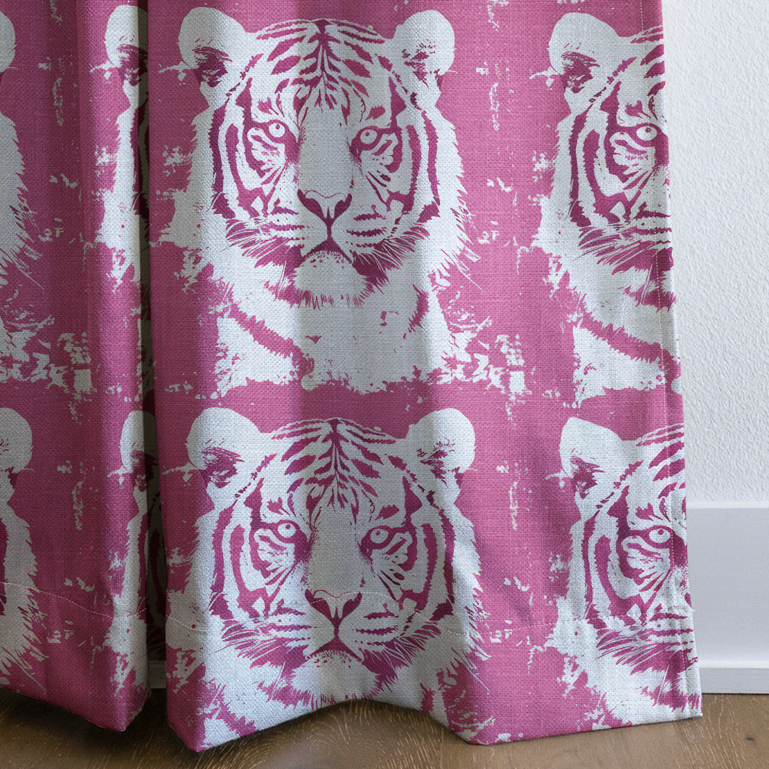 Savannah's Roar - Drapery — corner closeup