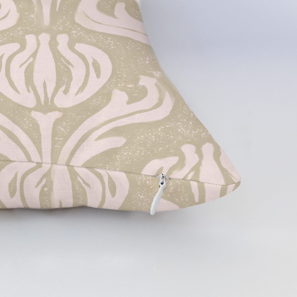 LP501287 LP501287_edge_zipper_light.png