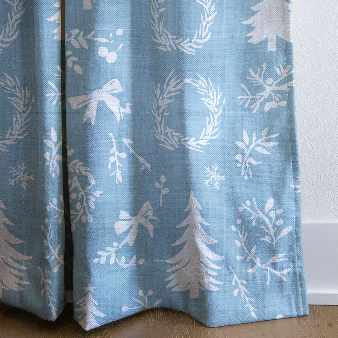 Winter Wreath - Drapery — corner closeup