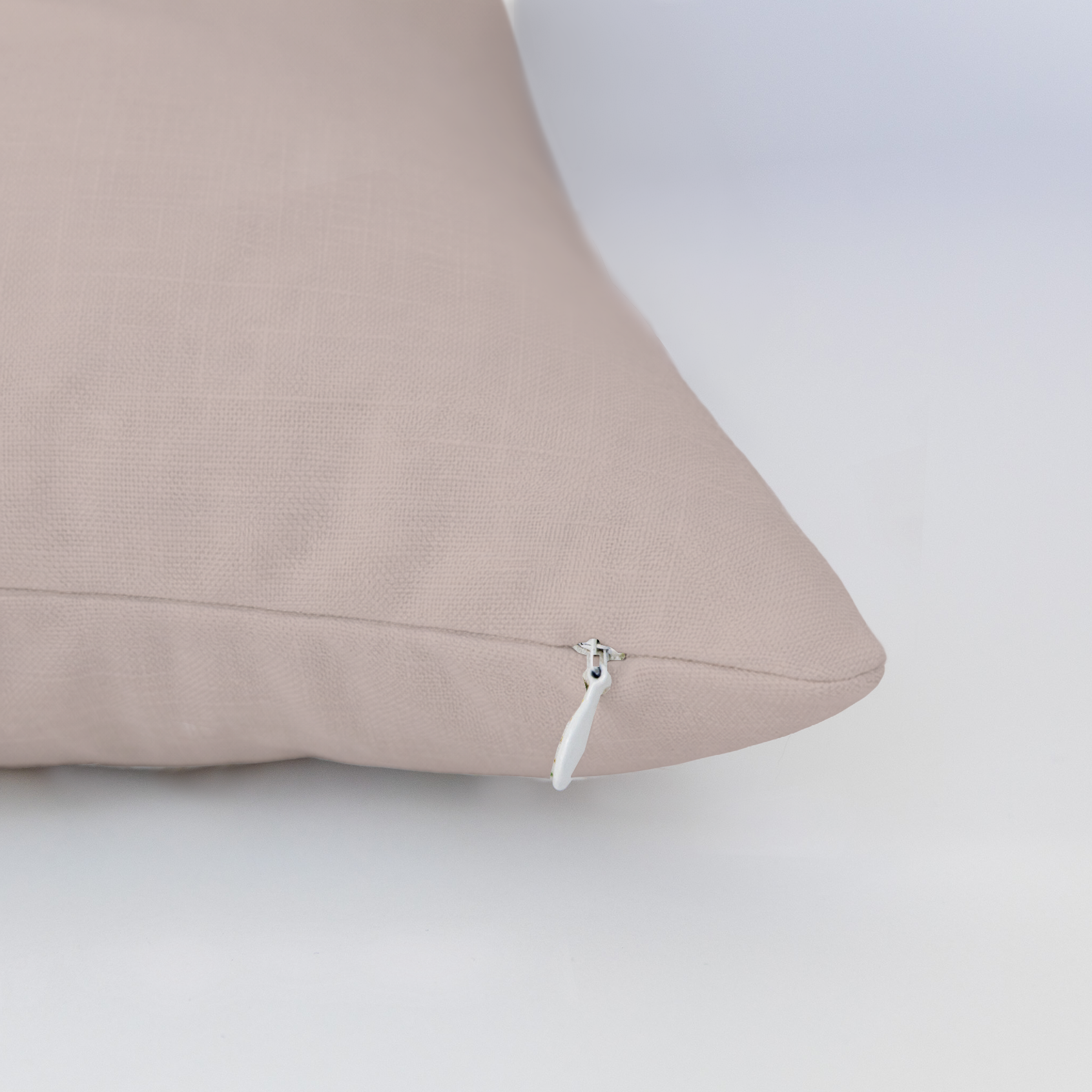 LP537718 LP537718_edge_zipper_light.png