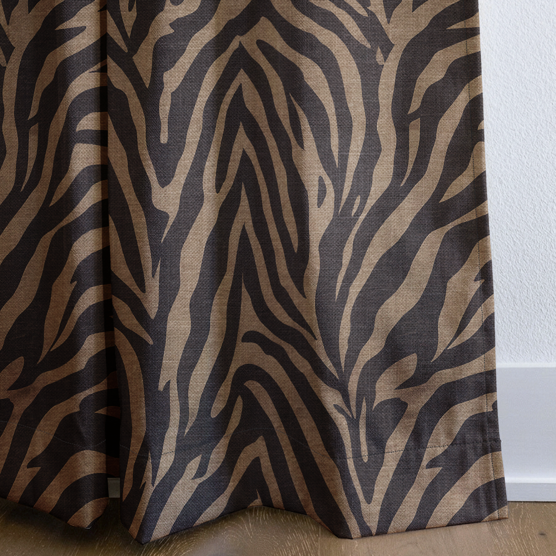 LP585184 corner closeup cropped