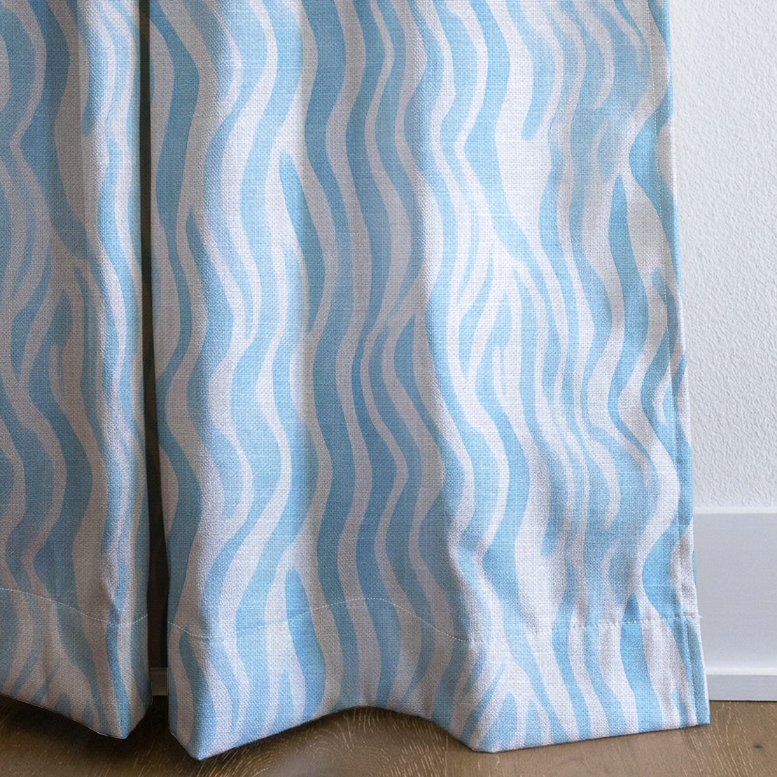 Harry - Drapery — corner closeup