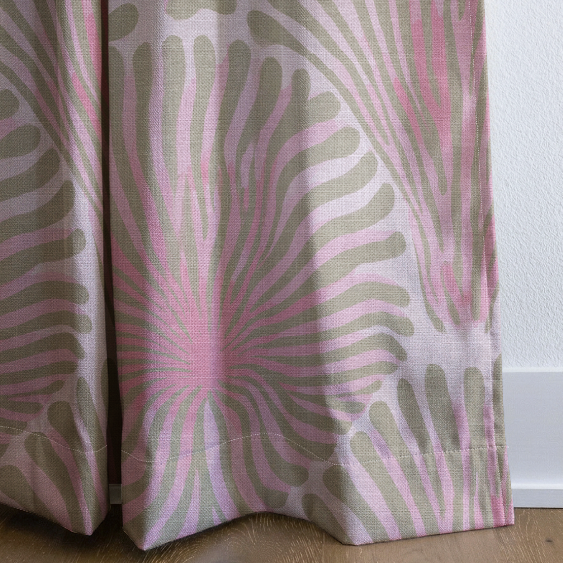 LP641583 corner closeup cropped