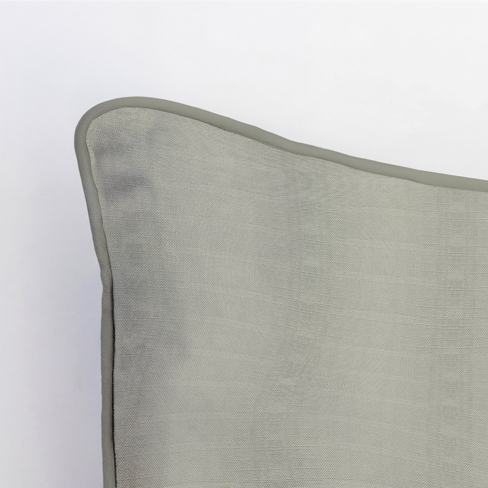 LP743546 LP743546_corner_closeup_light.png