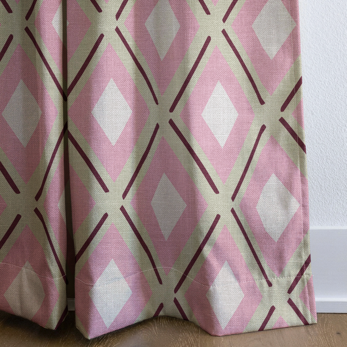 LP784985 corner closeup cropped