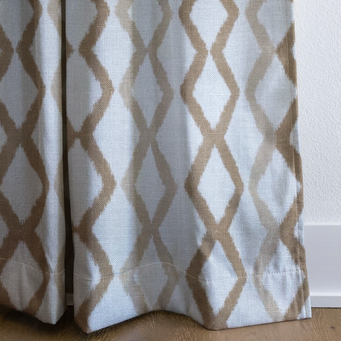 Braemar Trellis - Drapery — corner closeup