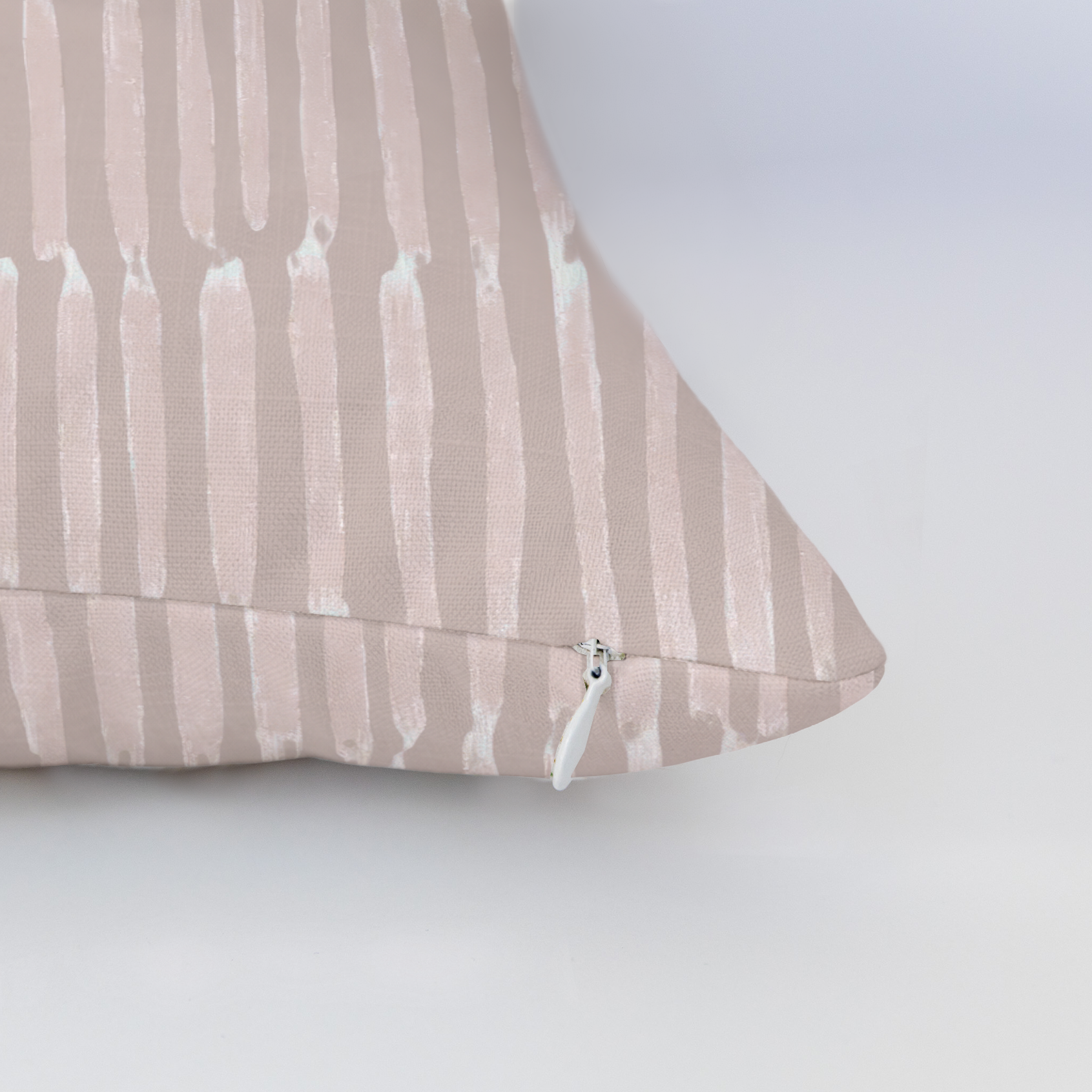 LP963853 LP963853_edge_zipper_light.png