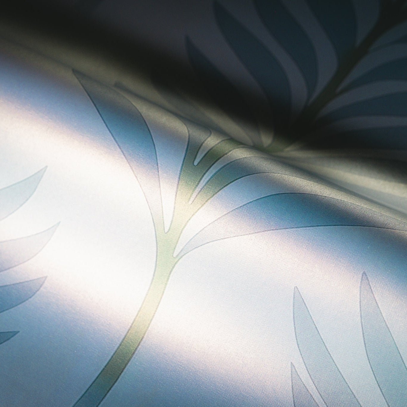 Palm Promenade Wallpaper - Lemon Park