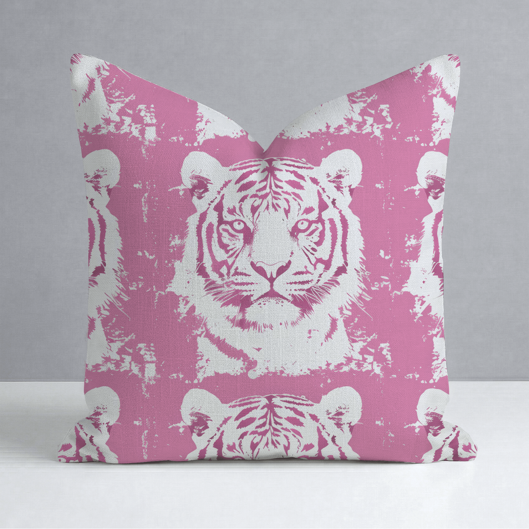 Savannah's Roar Throw Pillow - Lemon Park