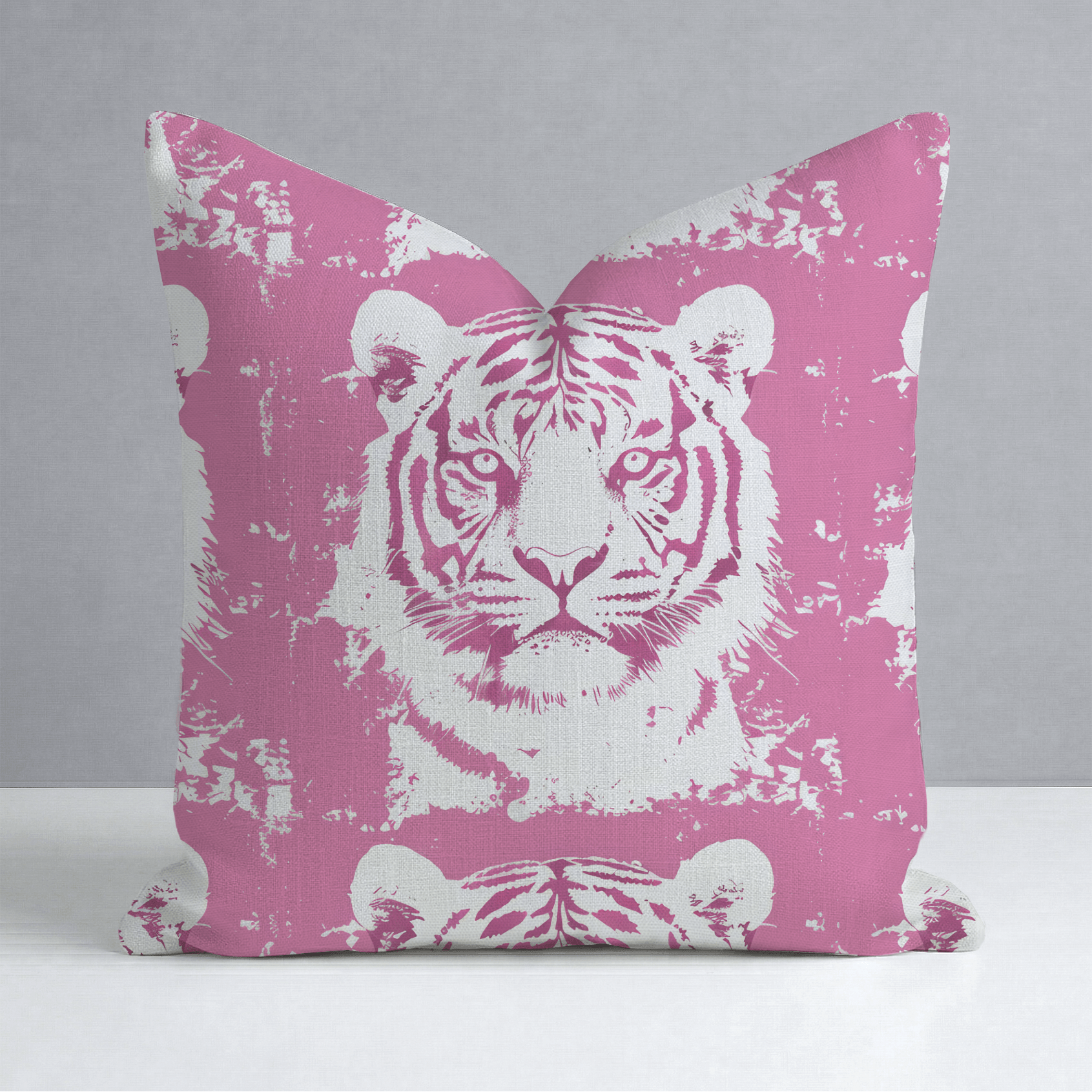 Savannah's Roar Throw Pillow - Lemon Park