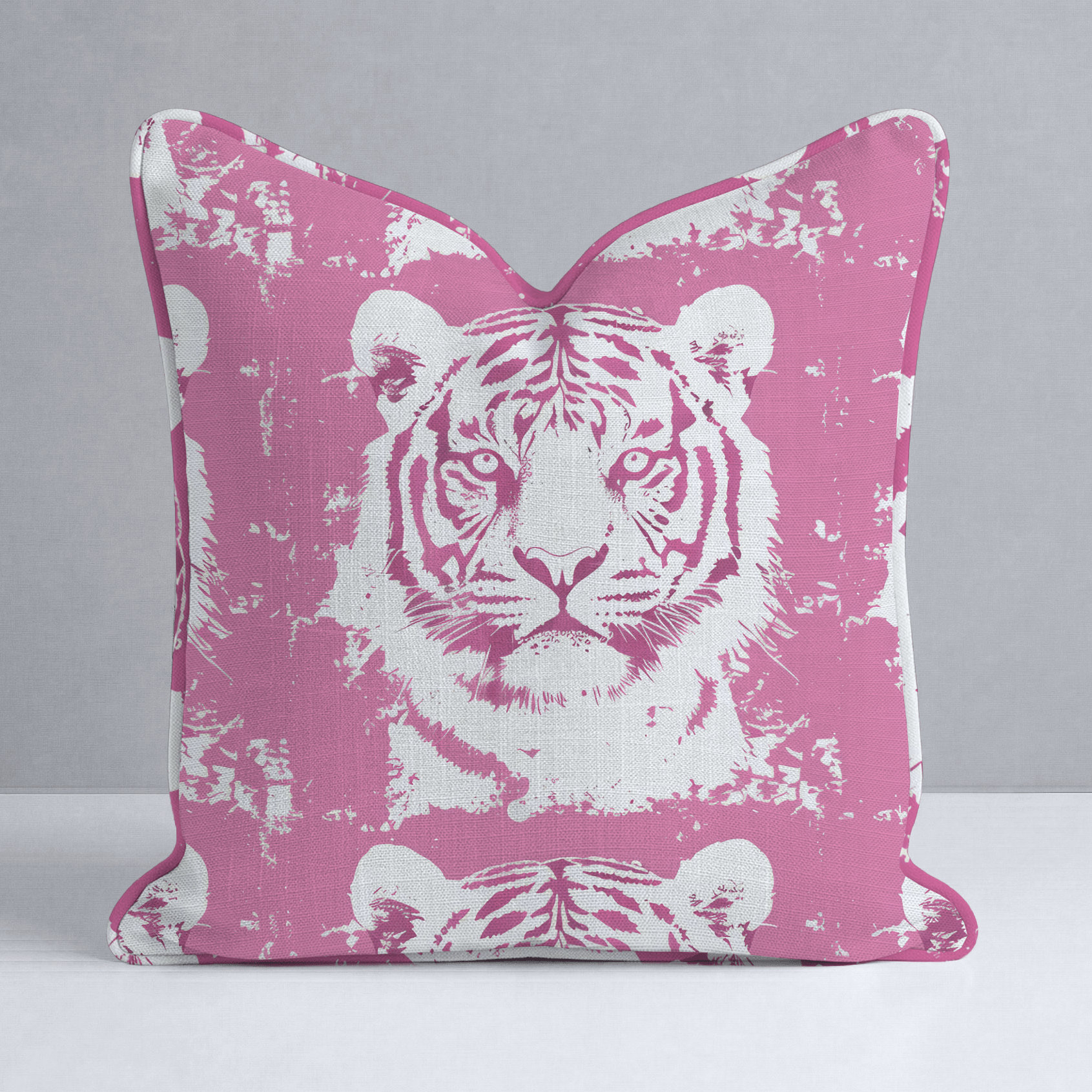 Savannah's Roar Throw Pillow - Lemon Park