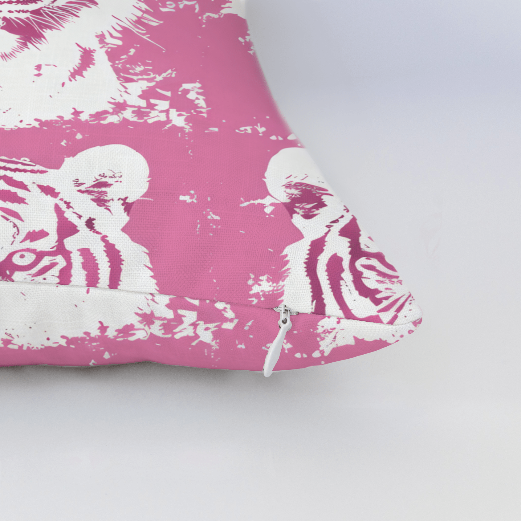 Savannah's Roar Throw Pillow - Lemon Park