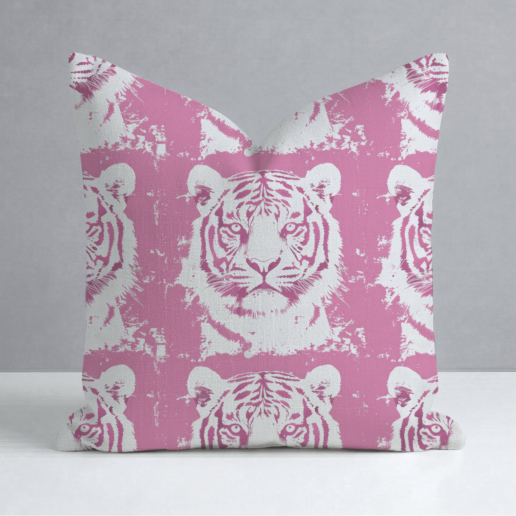 Savannah's Roar Throw Pillow - Lemon Park