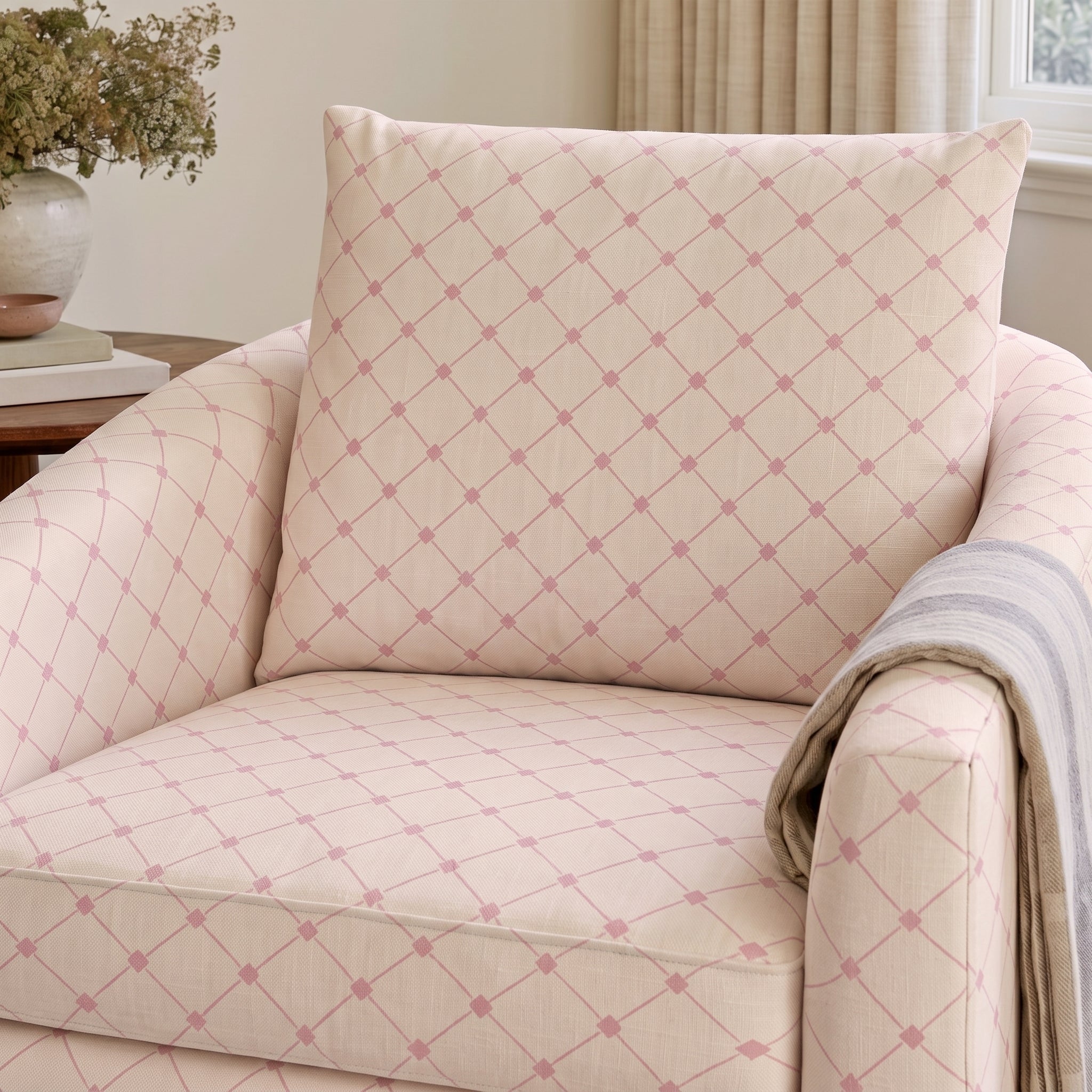 The Grace Chair in Bellagio Blush Linen Lattice - Lemon Park